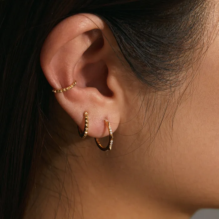 AURELIE GI Earrings MAILI Grooved Yellow Gold Single Huggie Hoop