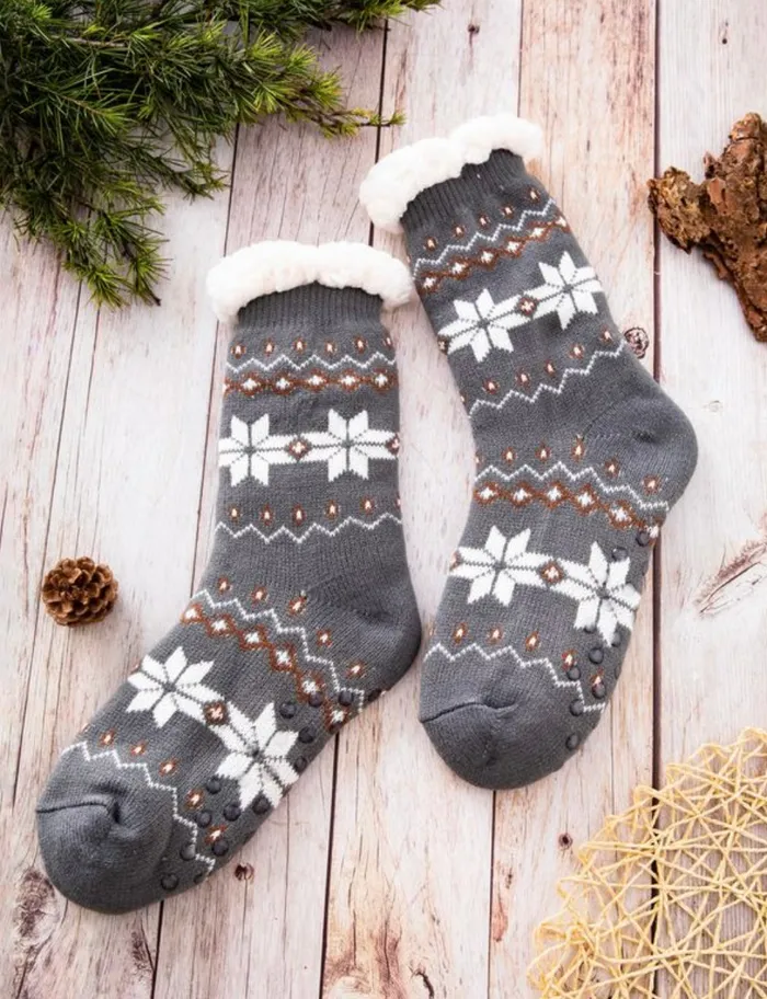 Candlewick Gift Shop Earrings Ladies Winter Socks