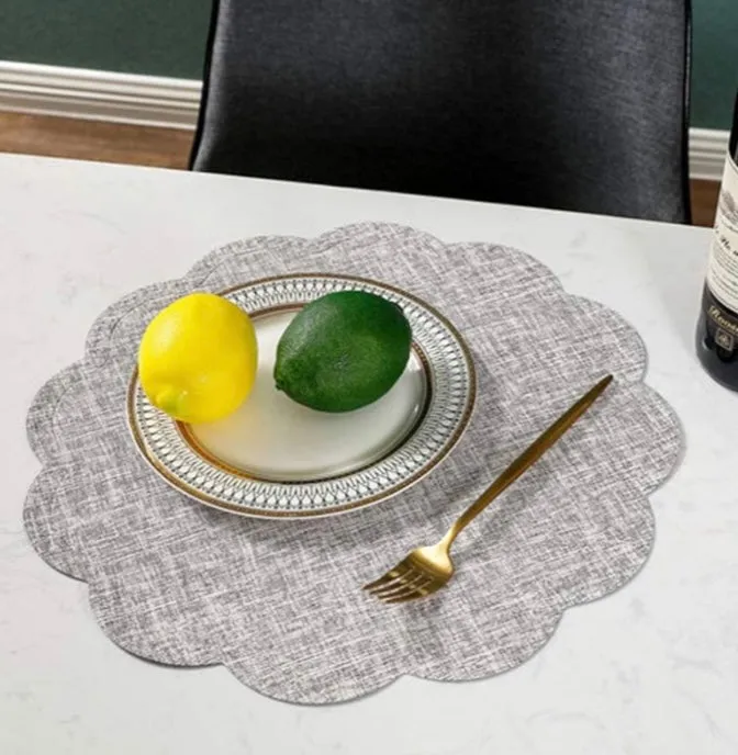 Candlewick Gift Shop Rings Scalloped Edge Round Grey Placemat