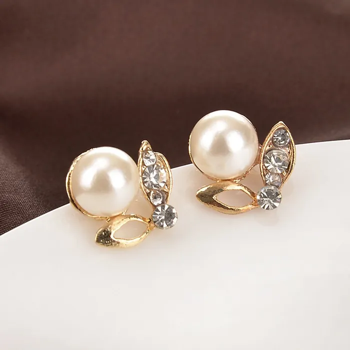 Earrings Yellow Chimes Yellow Chimes Necklace with Earrings Collection Gold Plated and Pearl Jewellery Set for Women WhiteGolden