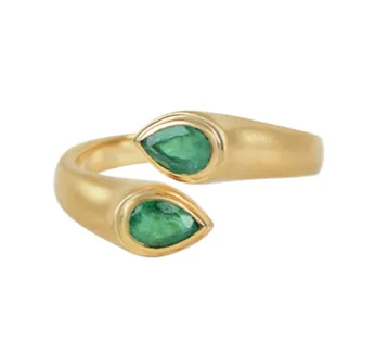 la muse Pear Shaped Emerald Duo Ring Rings