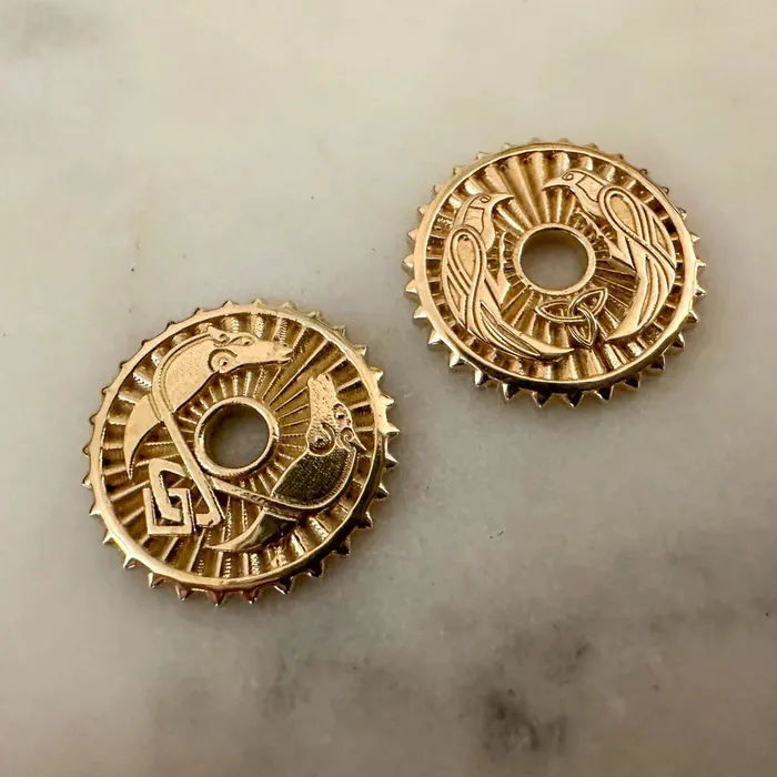 Lingua Earrings Raven Viking Shield