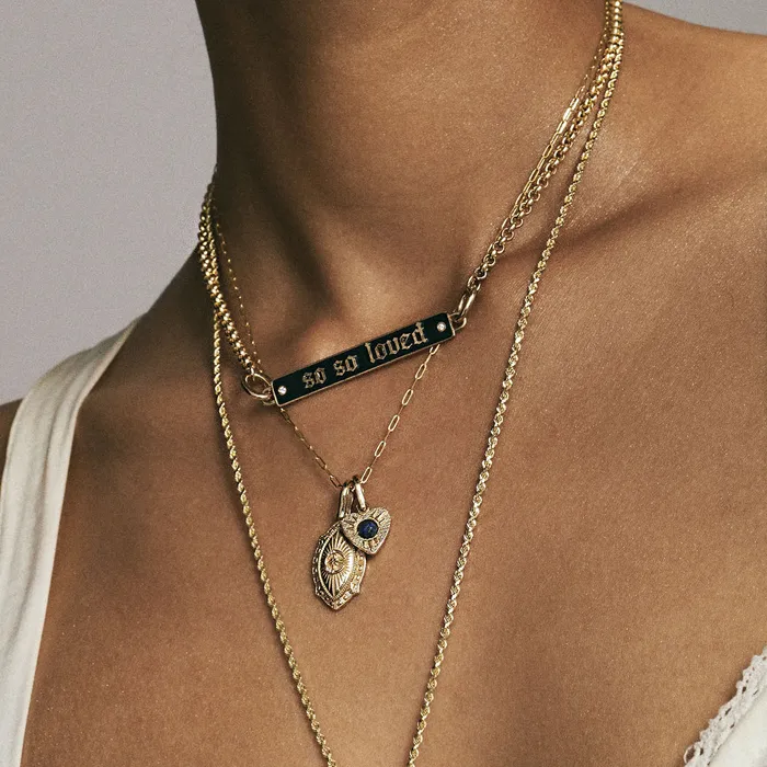 Lingua Necklaces Crescent Moon Medal