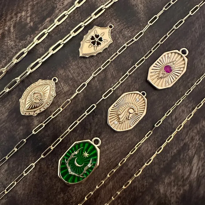 Lingua Necklaces Crescent Moon Medal