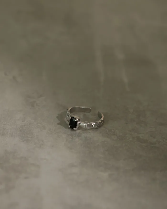 MYJN Rings Brie Black Baguette Diamond Ring