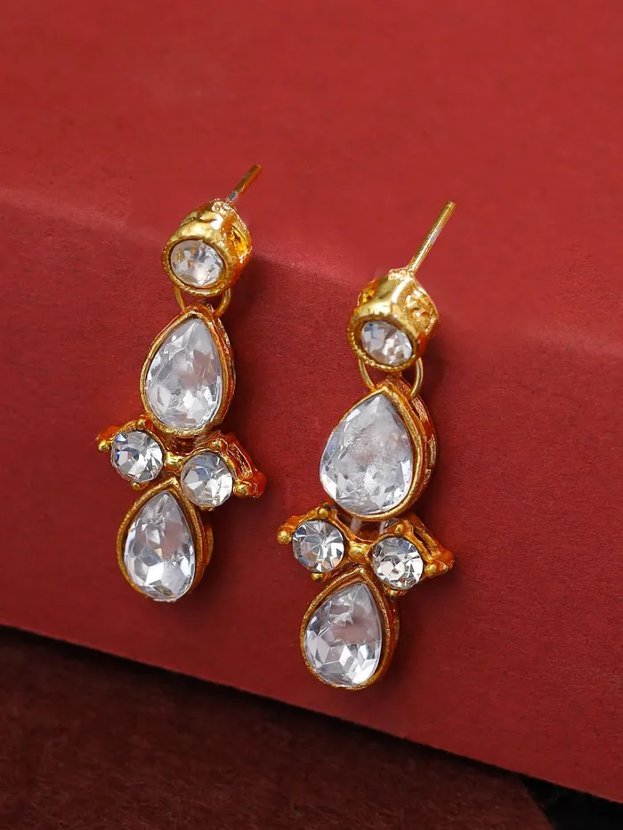 Necklaces Yellow Chimes Combo Elegant GoldPlated Kundan Choker Set with Earrings Maangtika One Size Golden