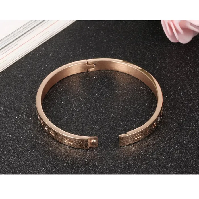 Necklaces Yellow Chimes Western Style Stainless Steel Never Fading Rose Gold Designer Bracelet for Women Girls Yellow Chimes