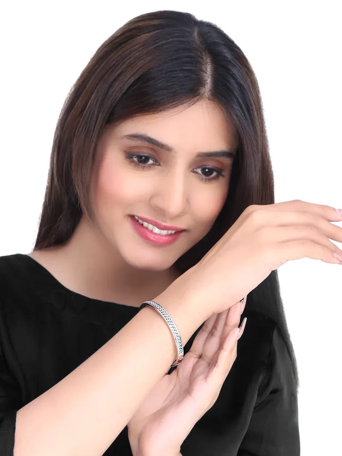Necklaces Yellow Chimes Yellow Chimes Bracelet for Women Stainless Steel Chain Bracelet Silver Toned Bangle Style Kada Bracelet for Women and Girls