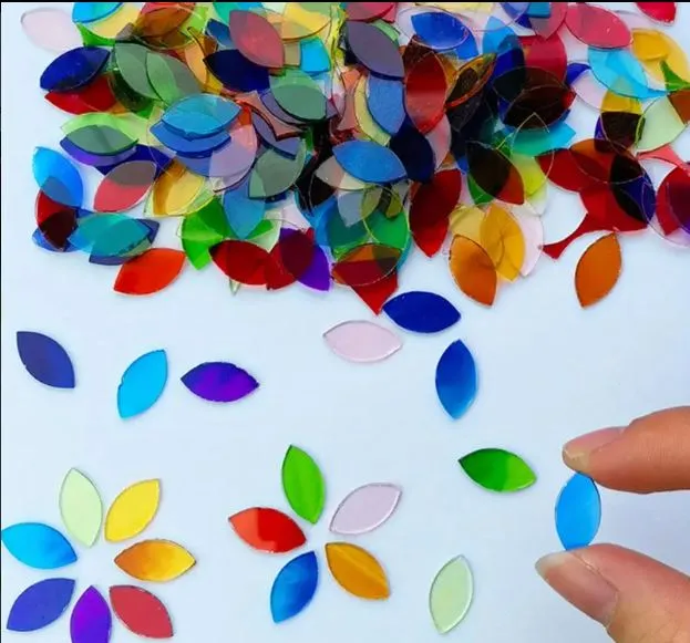 RESIN ART HUB Necklaces 100PCS Mixed Color Transparent Leaf Shaped Fusible Glass RESIN ART HUB Necklaces 100PCS Mixed Color Transparent Leaf Shaped Fusible Glass