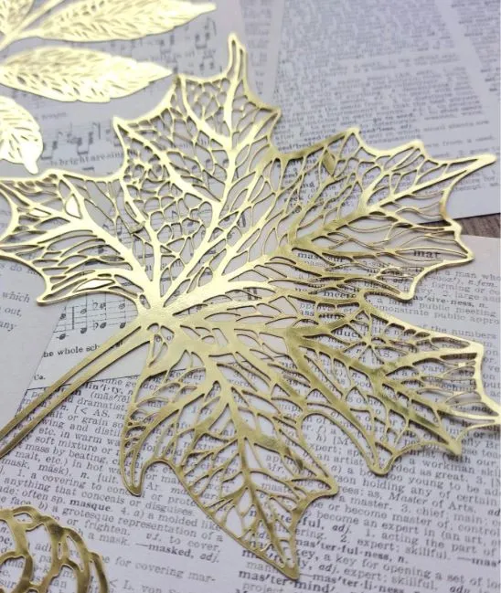 RESIN ART HUB Necklaces 10pcs Leaf Design Craft Paper for Resin Art