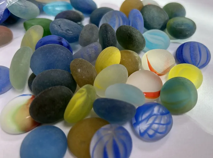 Resin Art Hub Necklaces Multicolor Pebble Stones for Resin Art