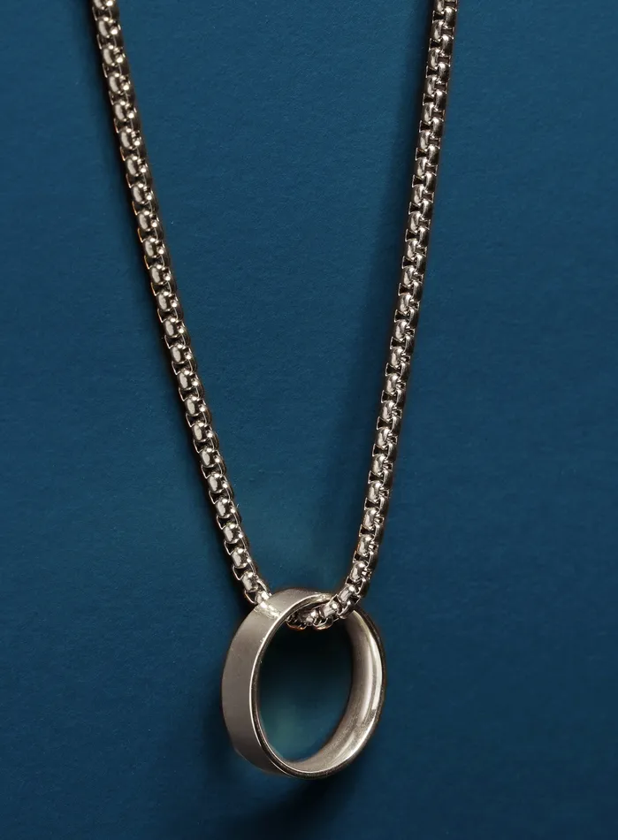 WE ARE ALL SMITH Mens Jewelry Clothing Rings Waterproof Stainless Steel Ring on 3mm Venetian Round Box Chain WE ARE ALL SMITH Mens Jewelry Clothing Rings Waterproof Stainless Steel Ring on 3mm Venetian Round Box Chain