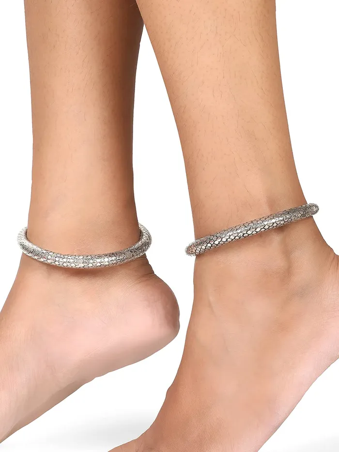 Yellow Chimes Oxidised Silver Anklets for Women Classic Silver Oxidised Anklets Antique Design Traditional Kada Anklet for Women and Girls Yellow Chimes Bracelets