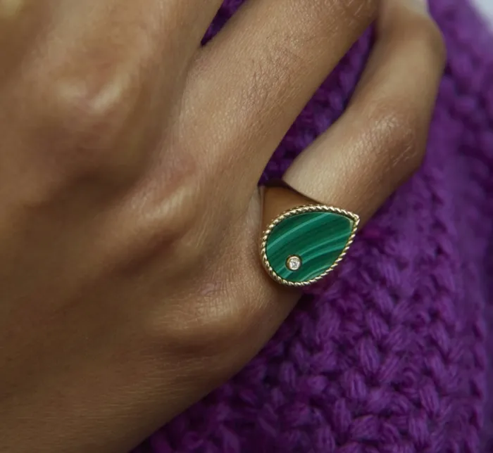 Yvonne Leon Earrings CHEVALIERE POIRE MALACHITE OR JAUNE Yvonne Leon Earrings CHEVALIERE POIRE MALACHITE OR JAUNE